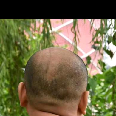 年青的老头