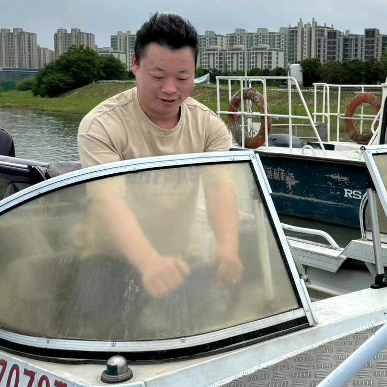一晃而过