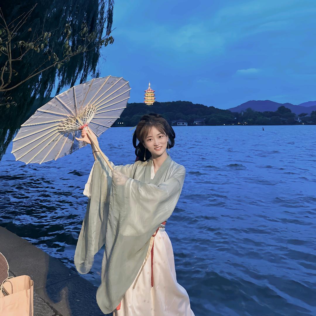 小二邪邪的