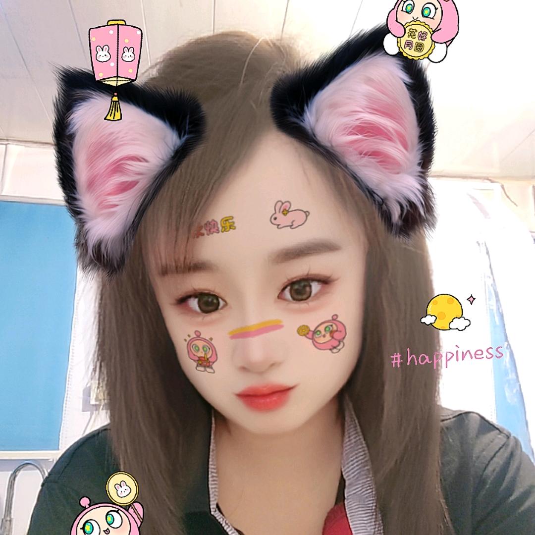 一直在努力的小妞