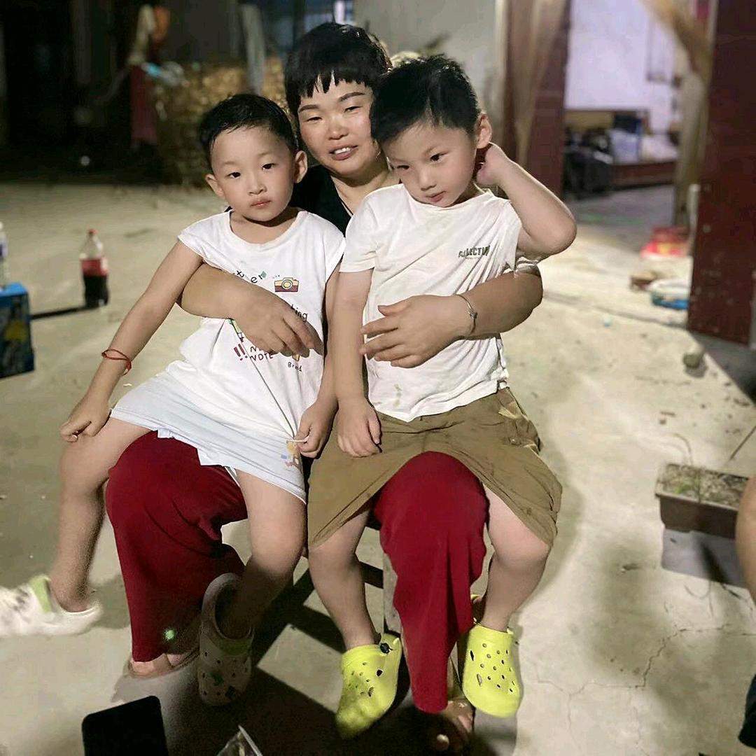 仨个宝贝的姥姥