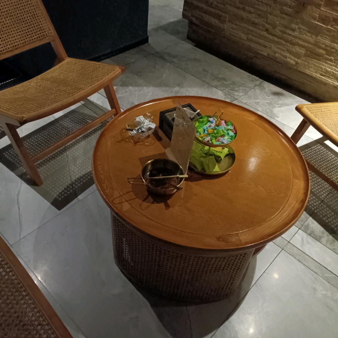 努力奋斗，向前看