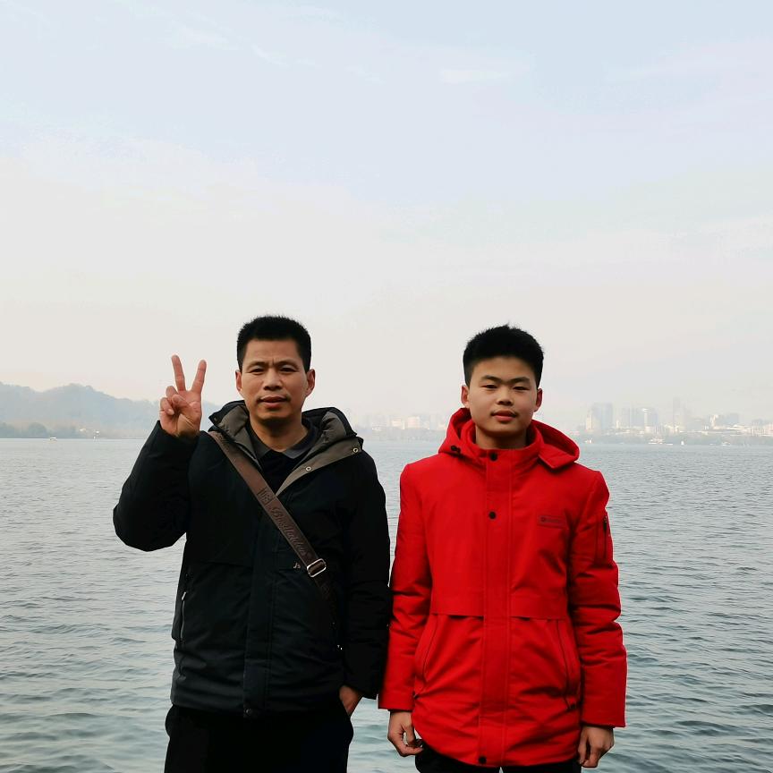 我家的阳光大男孩上线了