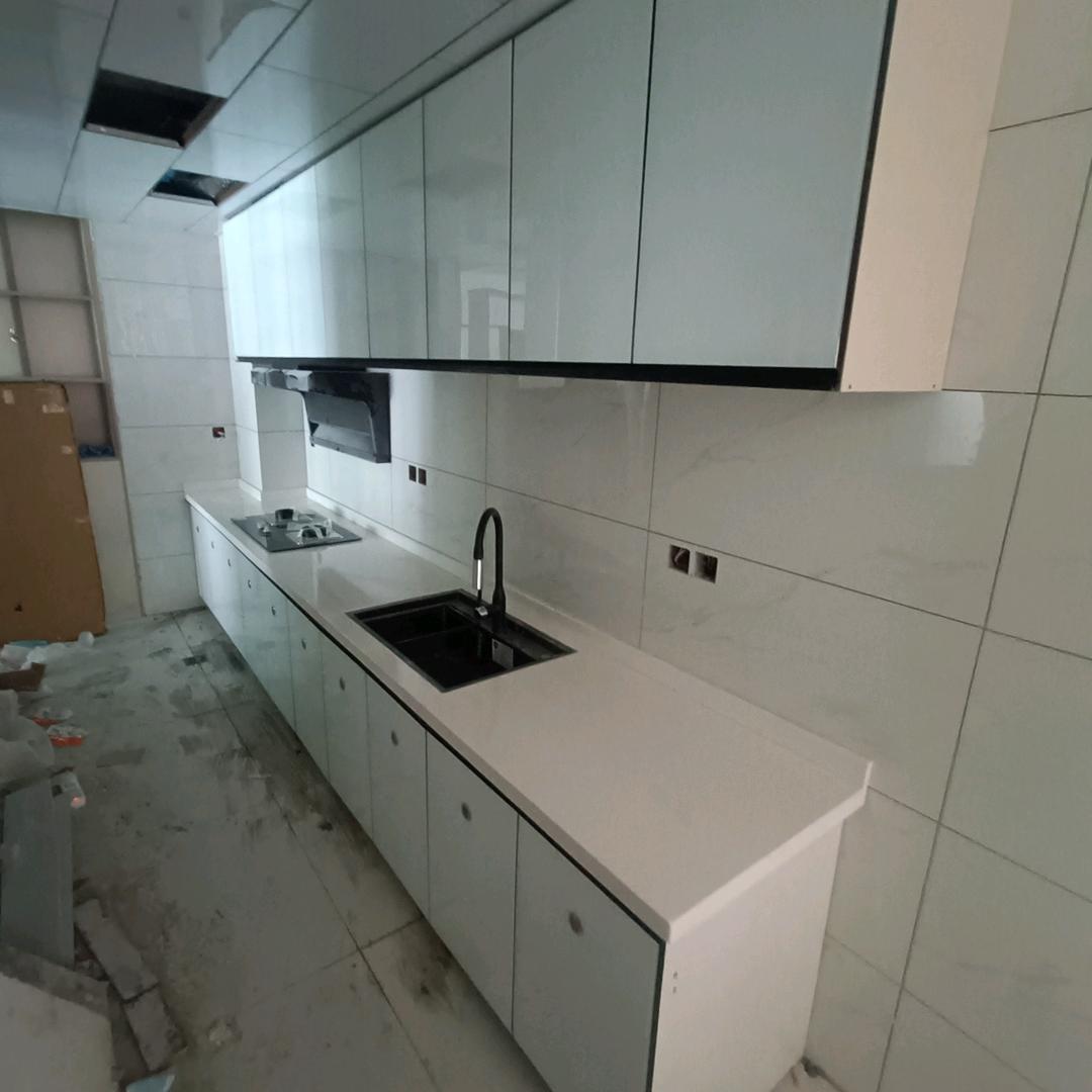 刘太红,专业订做厨柜