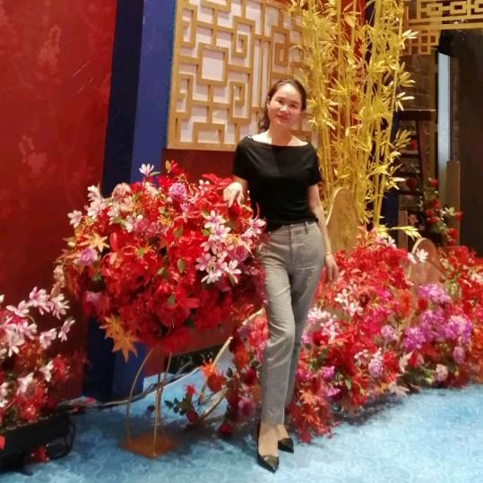 上高开店的玲玲