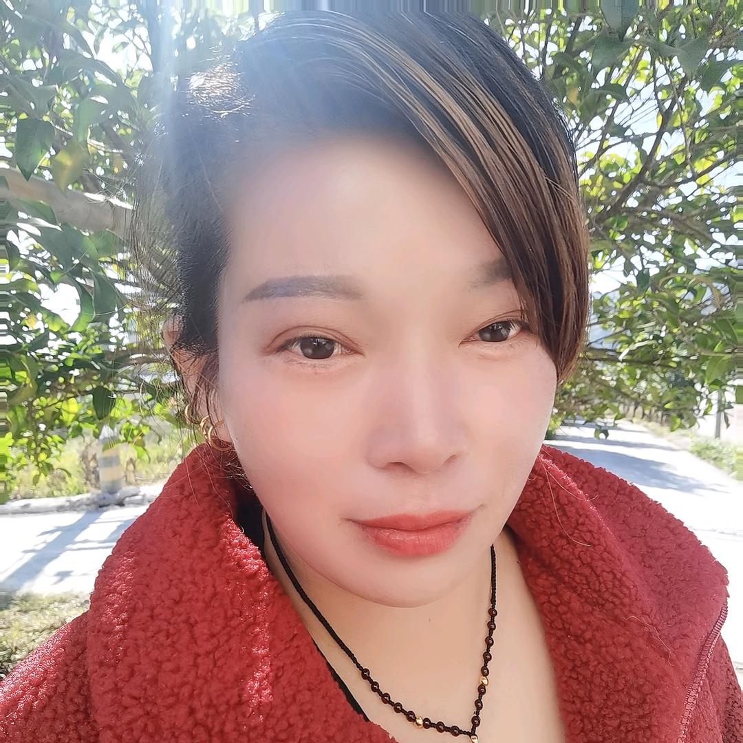 🌹孤单的玫瑰🌹