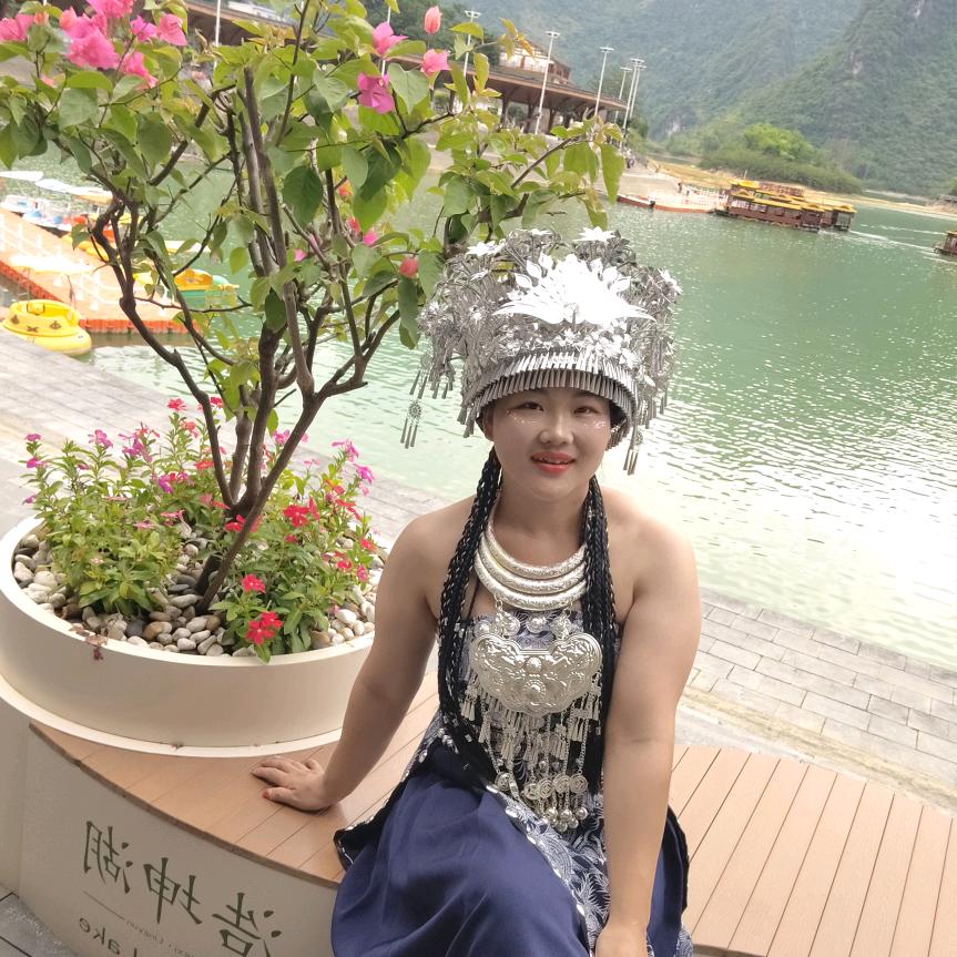 谭某某（烧鸭粉）