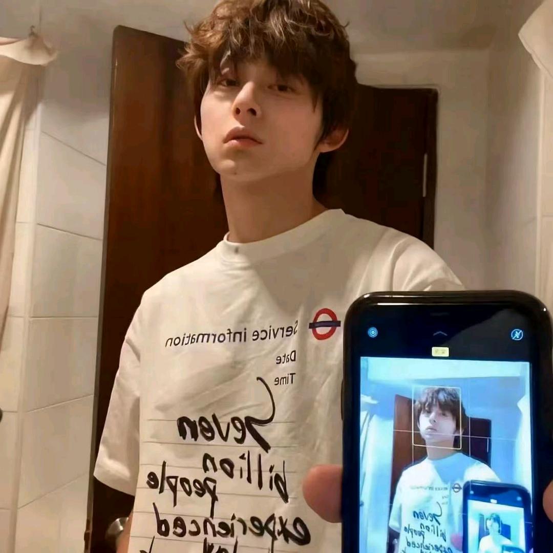 忧郁的小帅