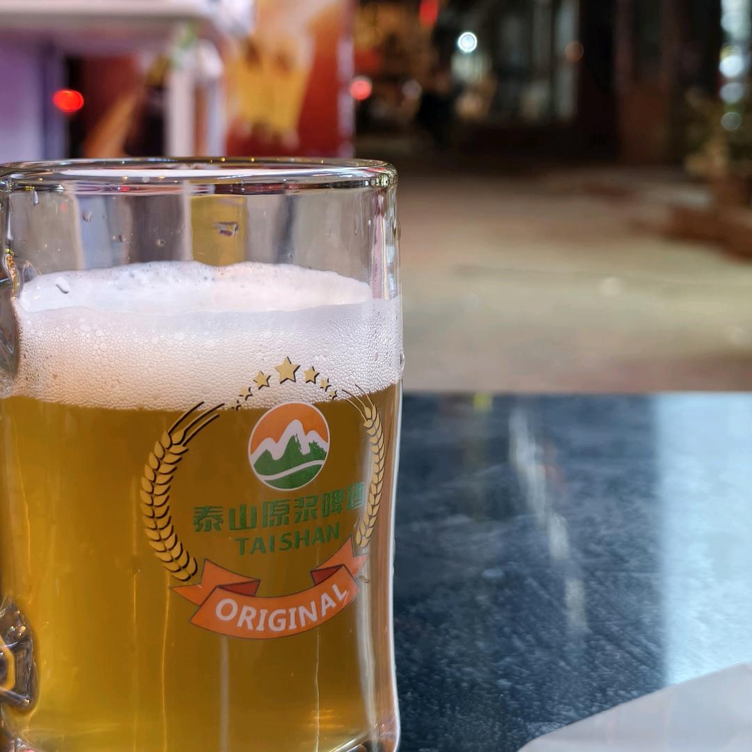 爱踢球的啤酒哥