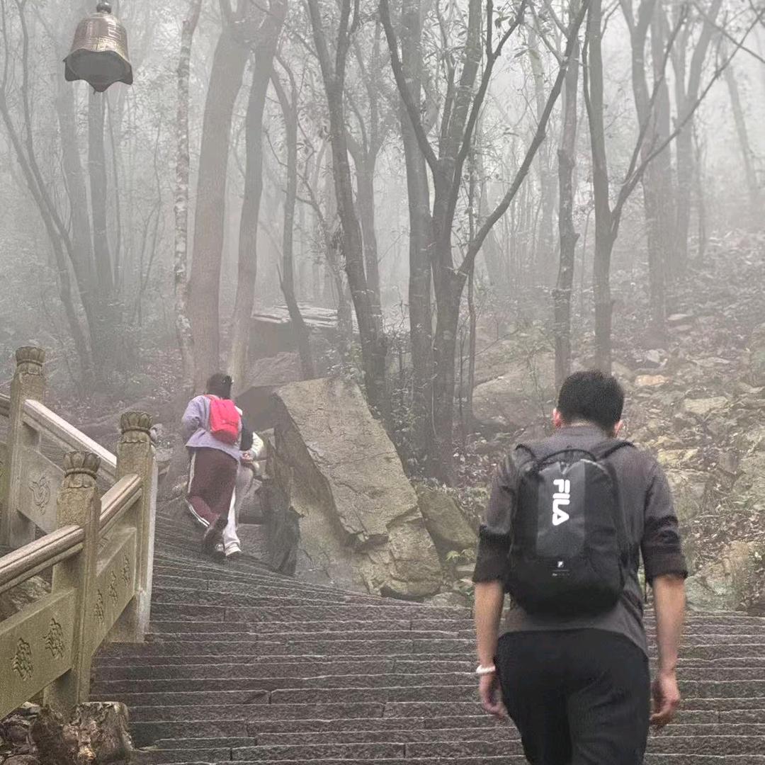 🇨🇳烦银巴拉🇨🇳