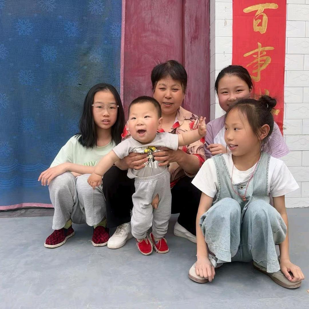 唐亚莲，