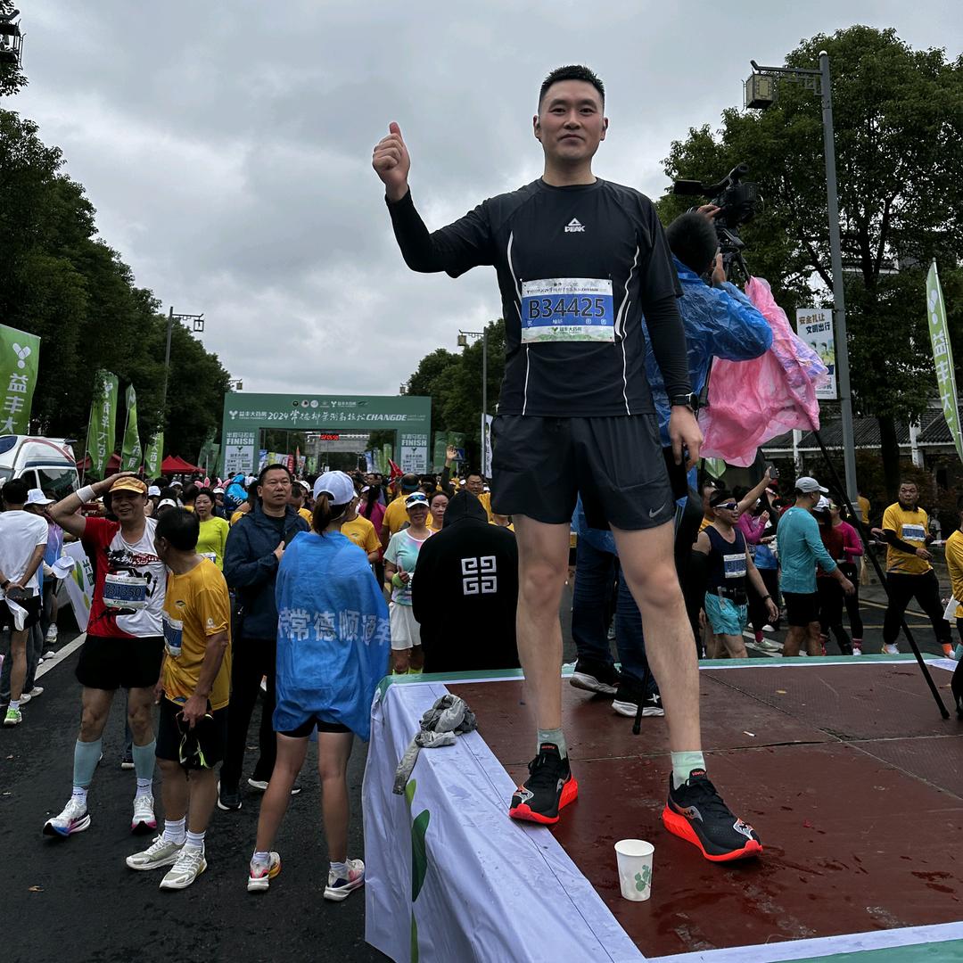 十公里战略家灬昕