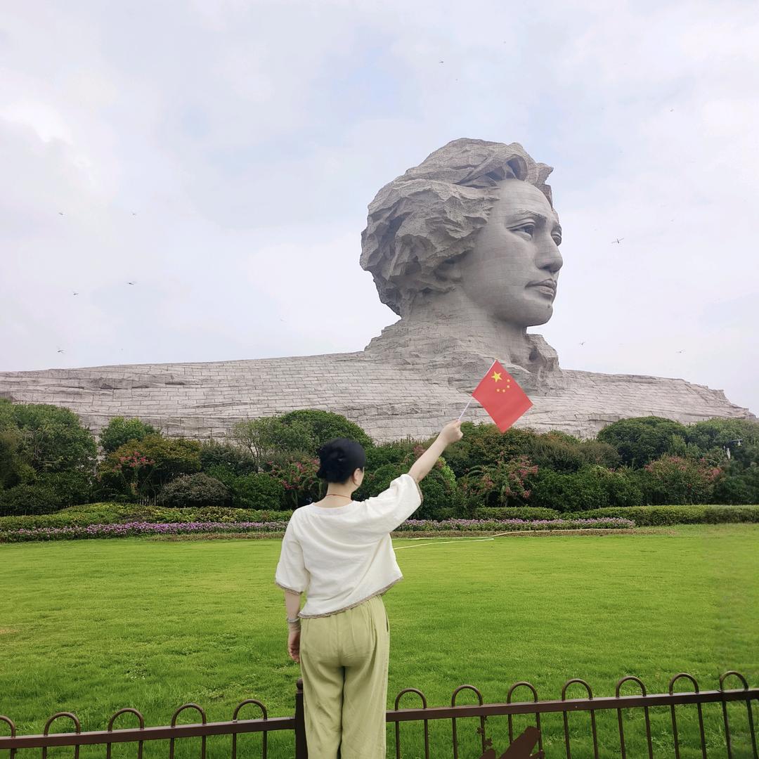 晓看天色暮看云～