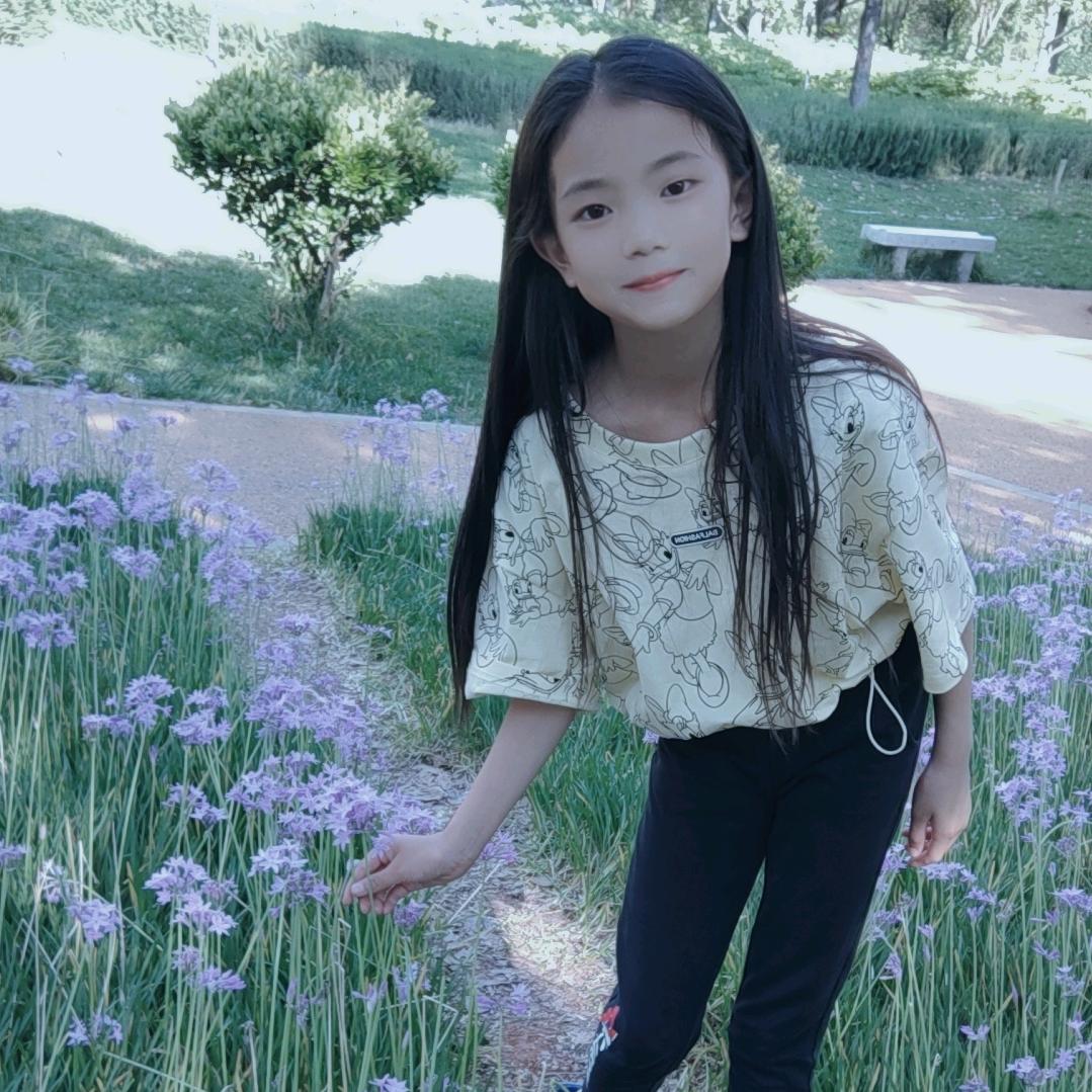 先努力优秀，再大方拥有。