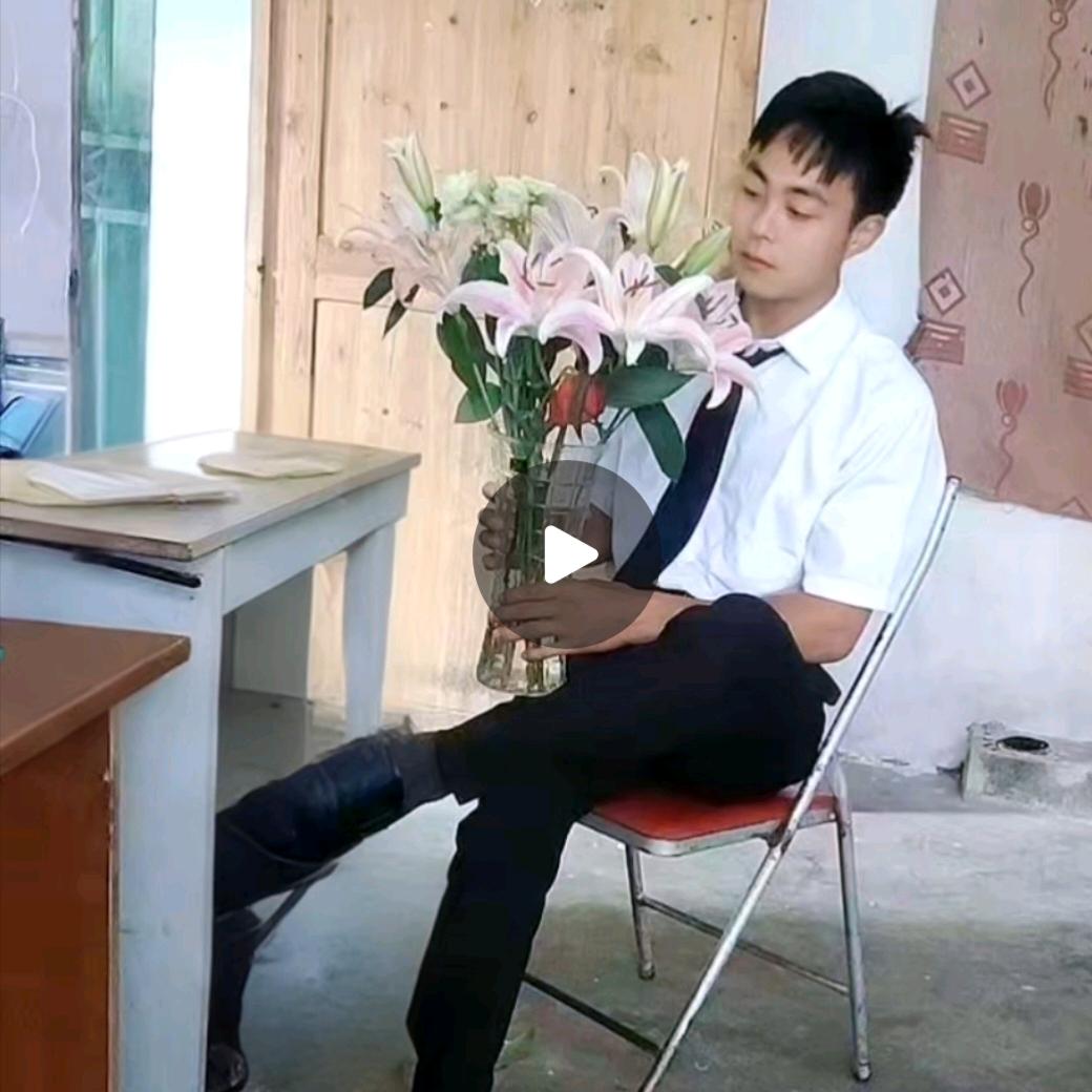 益笑而过