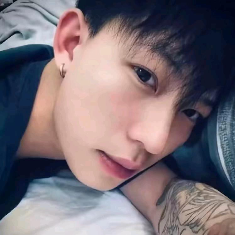 ㅤㅤ ㅤ9
