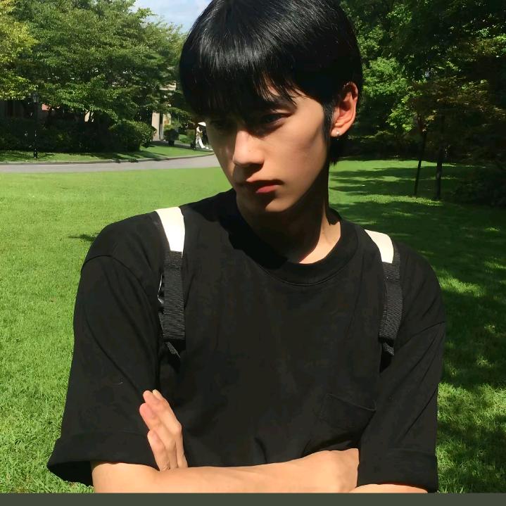 没有腹肌的喵