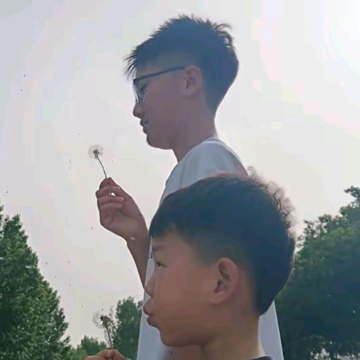 @范  川