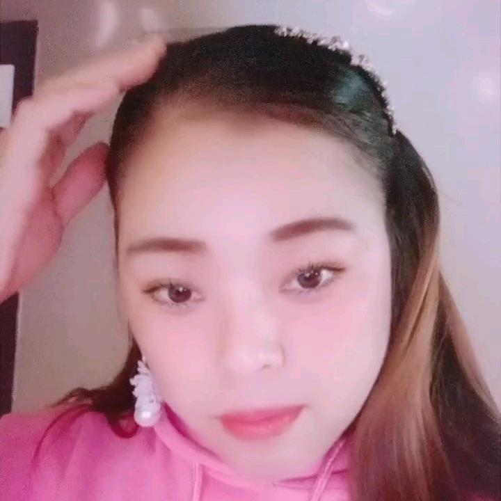 阿芳: