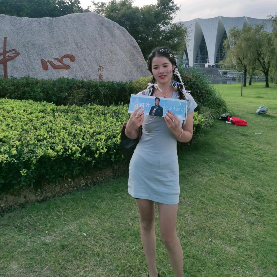 爱吃贝果的玻璃杯