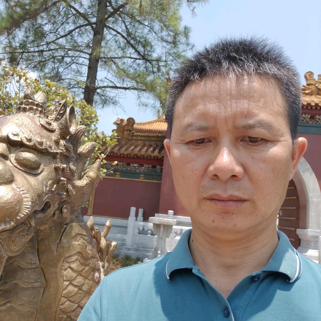 勇往直前 嘉庭别墅门