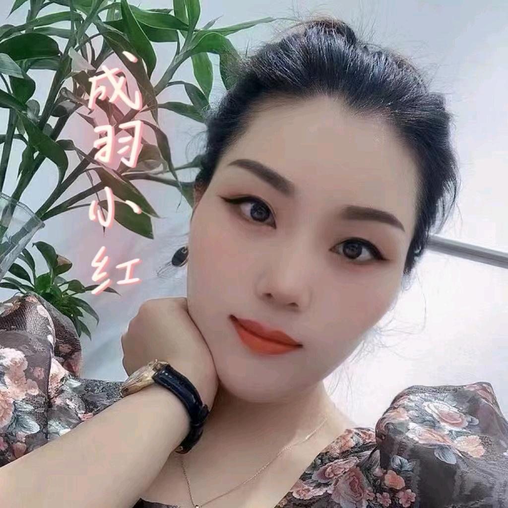 郑州成羽羽绒服工厂店小红