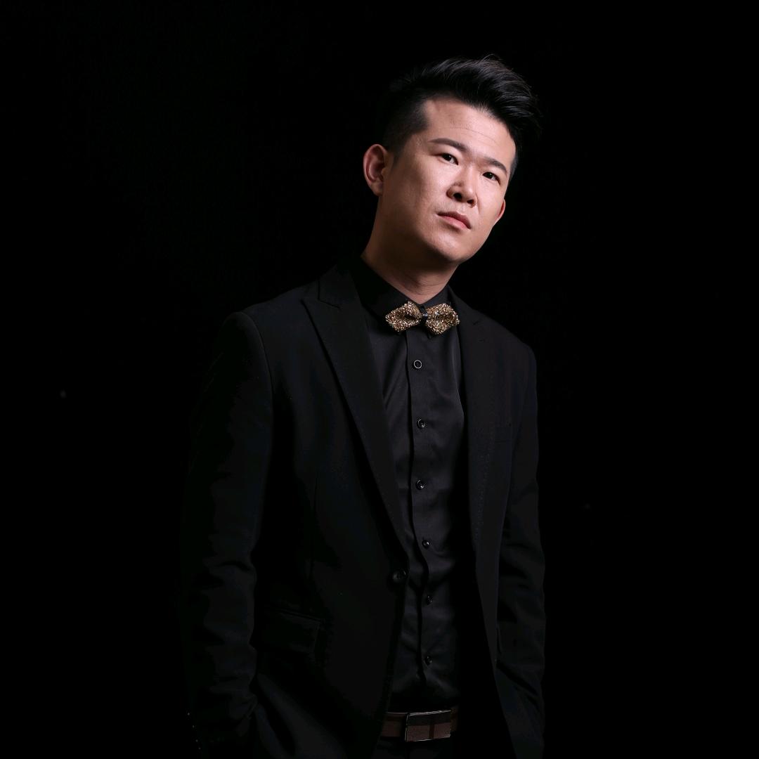 房岩小哥 《官方授权》