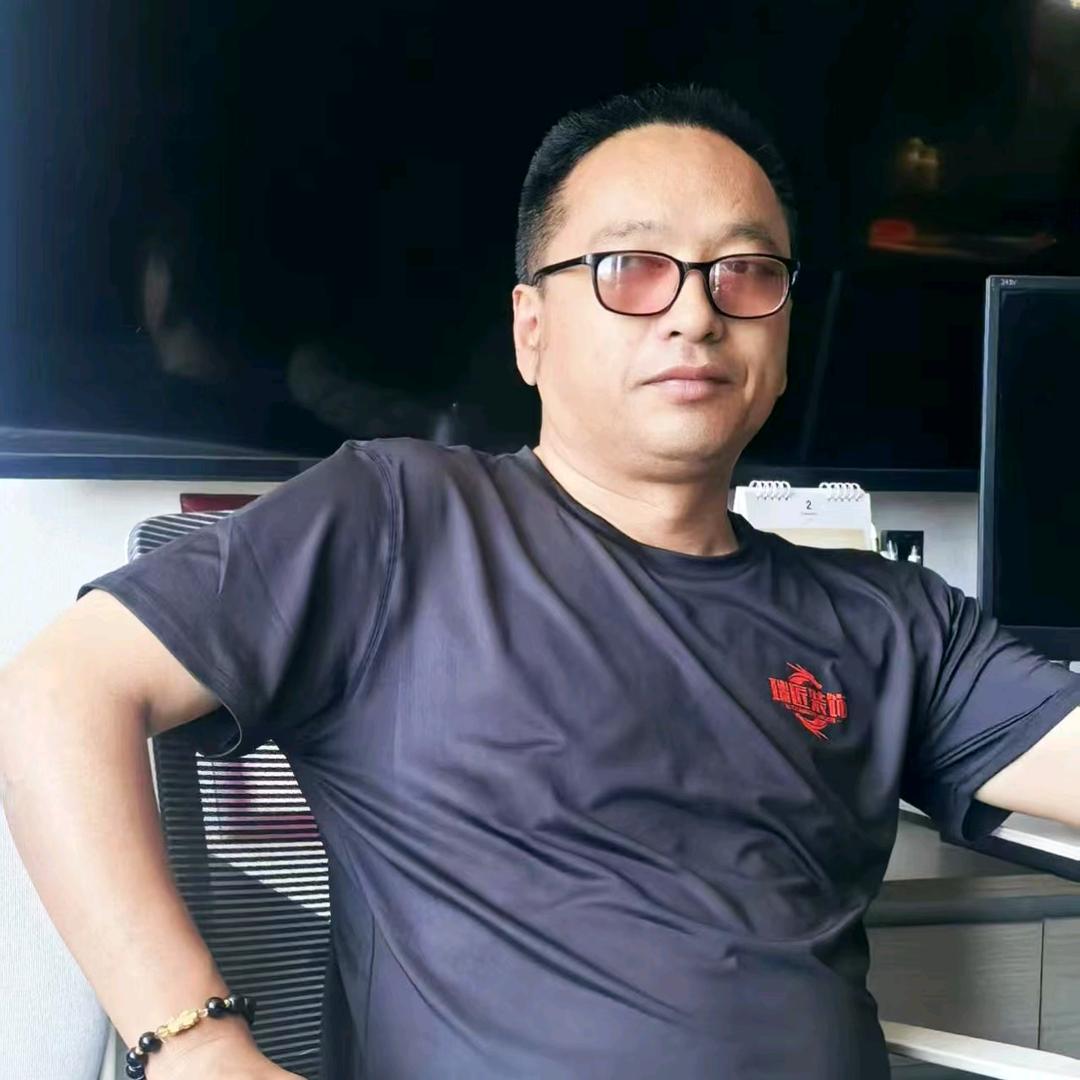 江阴瑞匠装饰眼镜哥