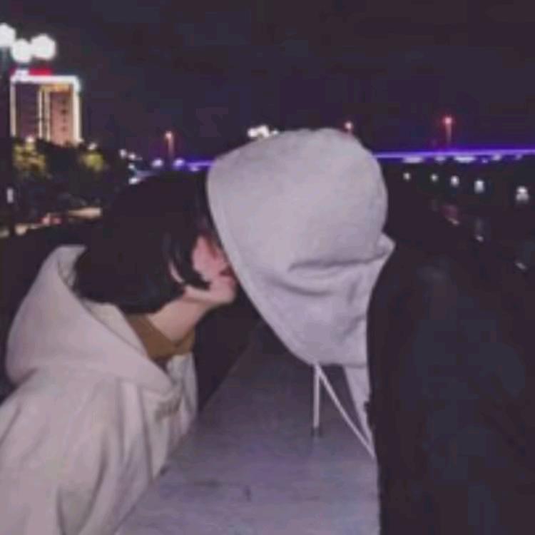 王了个朔