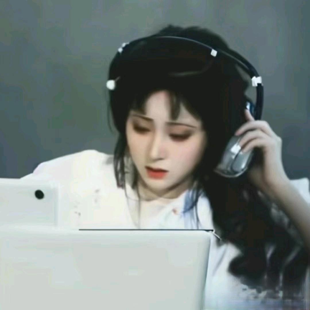 秃头少女头像