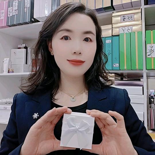 纤丽兰心美姐