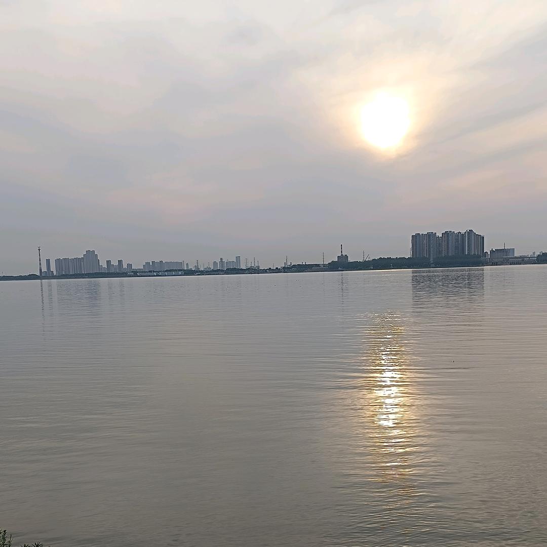 幸福田老兵香辣黑鸭