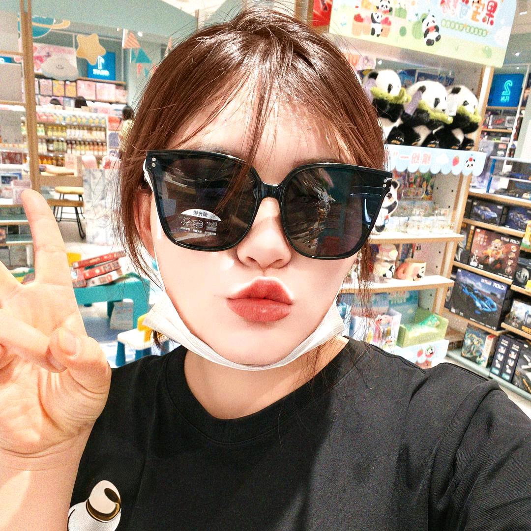 养了一个月亮🌛