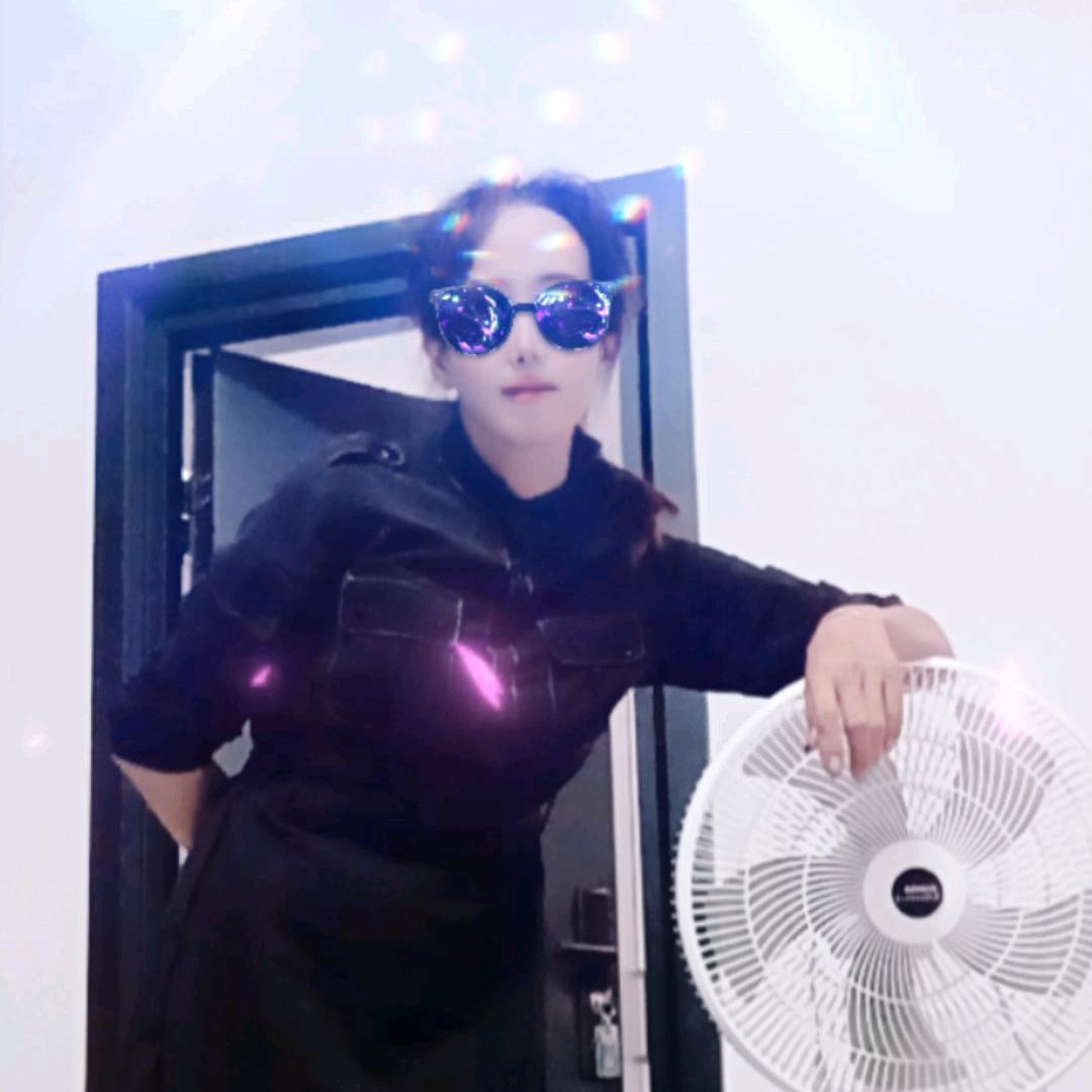 低调
