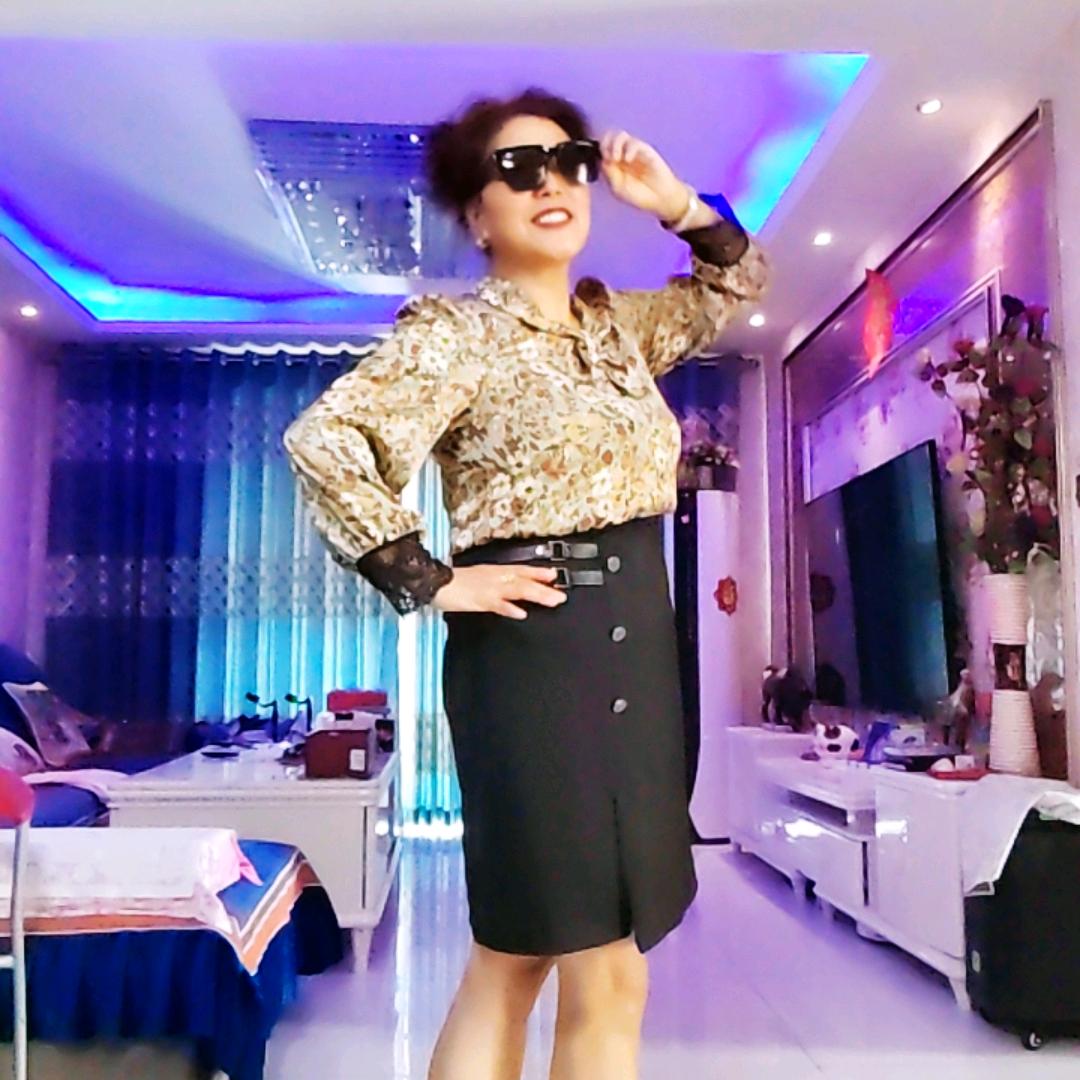 杨姐（喜欢唱歌跳舞）