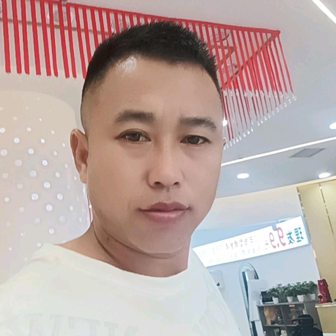 荣富张，（单身）