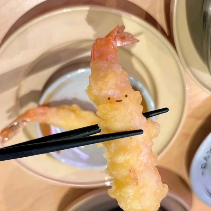 晴天下的四叶草、