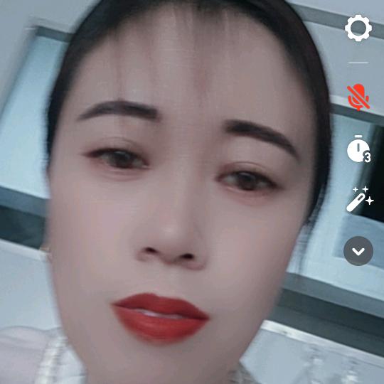 孙姐，贵州毕节泡椒沙锅牛羊肉粉土垵街上