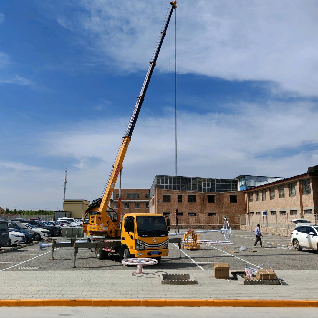 @做广告的吊车司机不是个好厨子