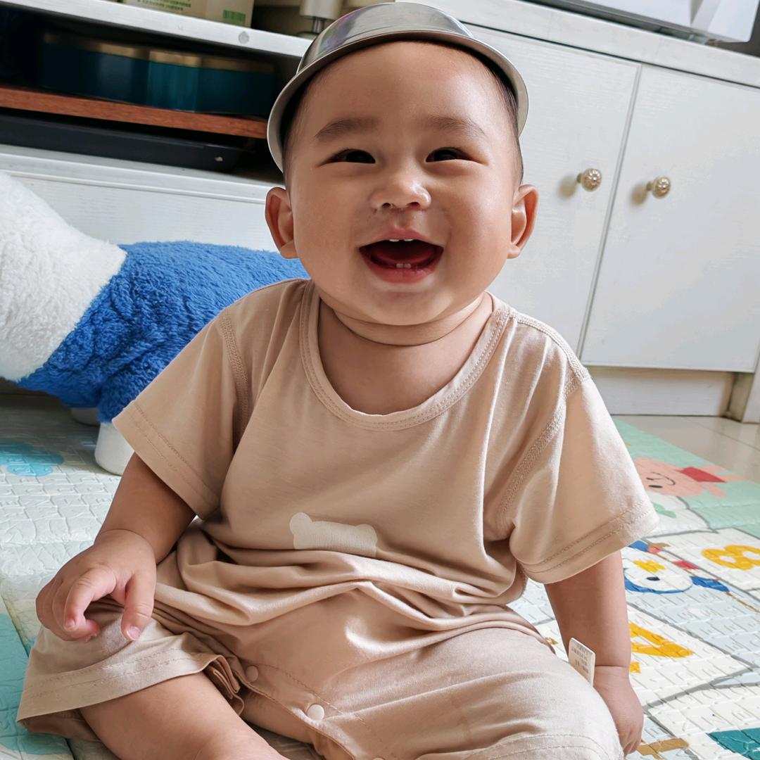 钞票很多张女士