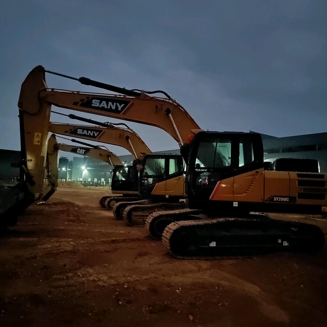 安静的☞肉夹馍