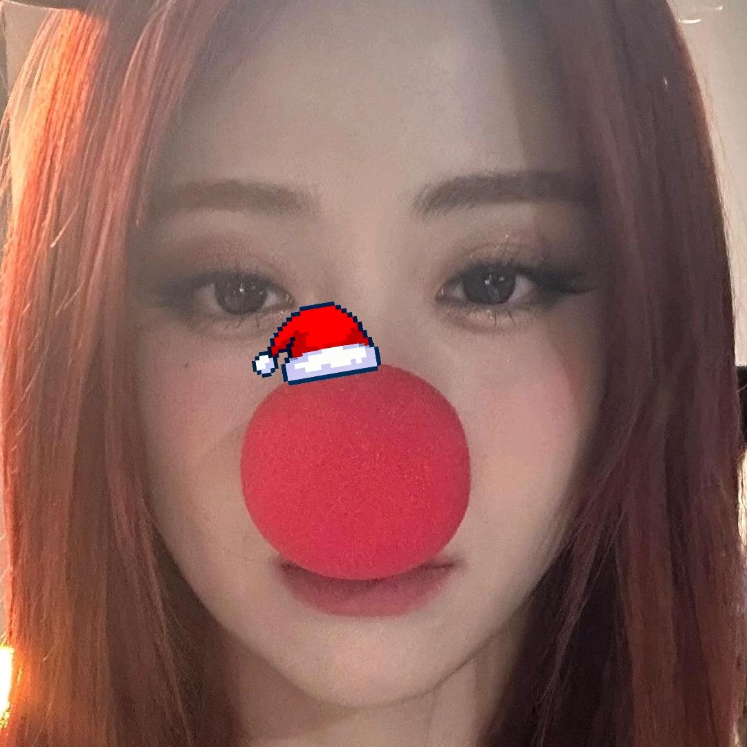 扫射正太扌空的时候趴在地上偷看正太裤脚