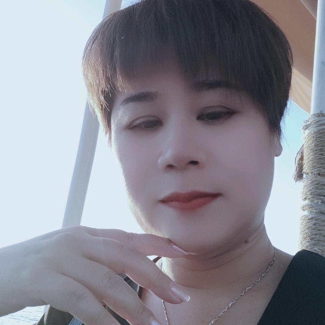 一笑而过的女人