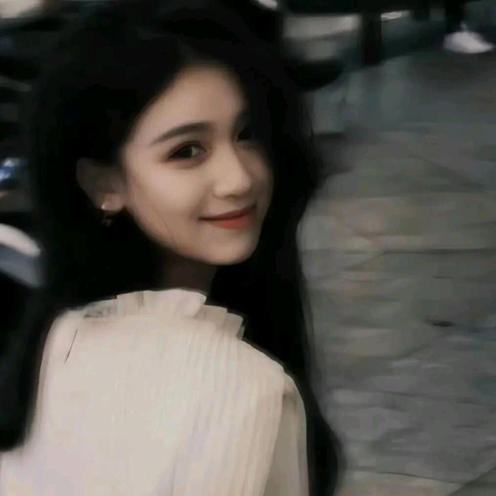 阿莹.