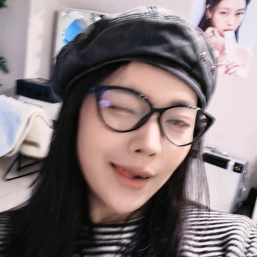 蕾蕾会化妆