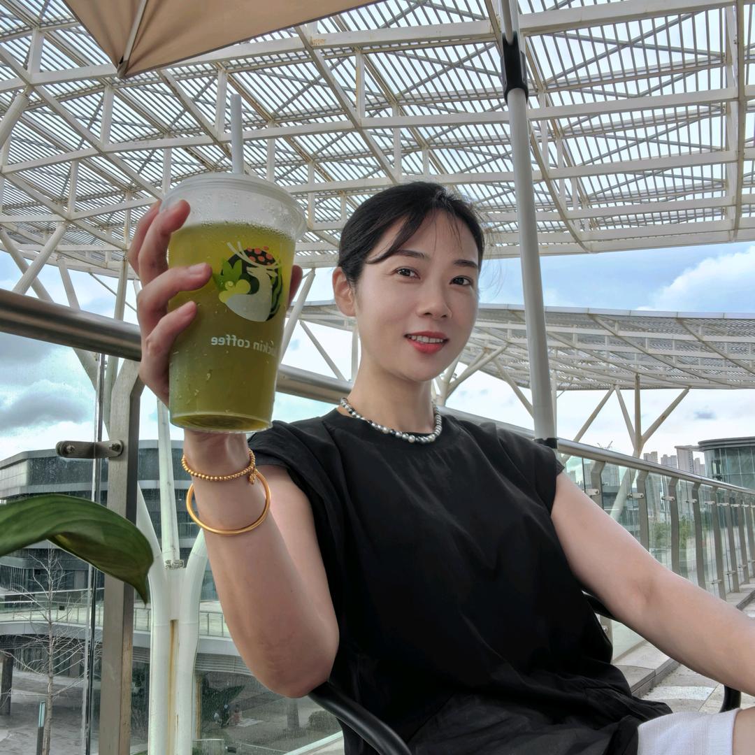 美一布窗帘软装.肖彤