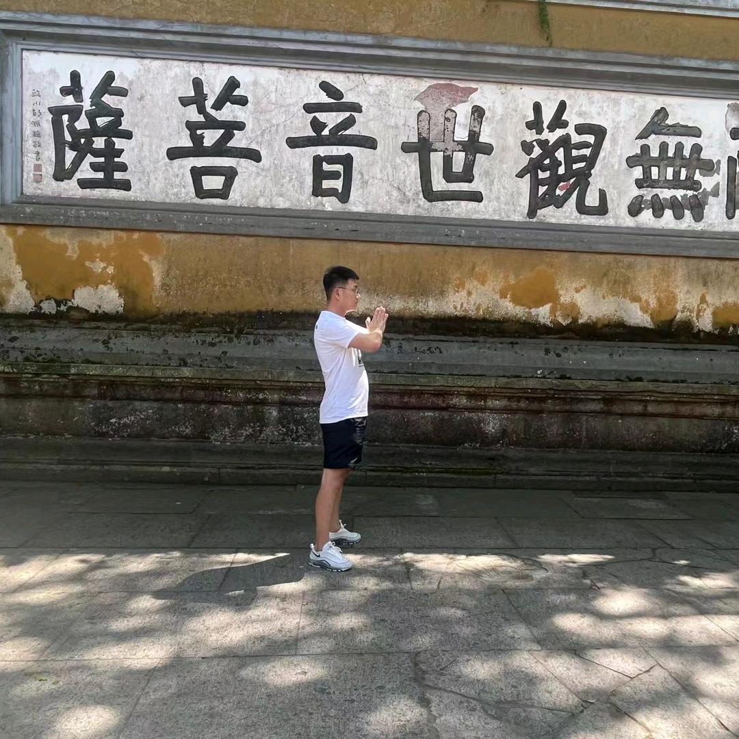 ༒你看苍天饶过谁༒
