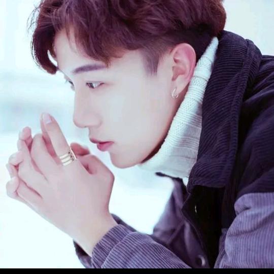 石头爱唱歌🎤🎤2831