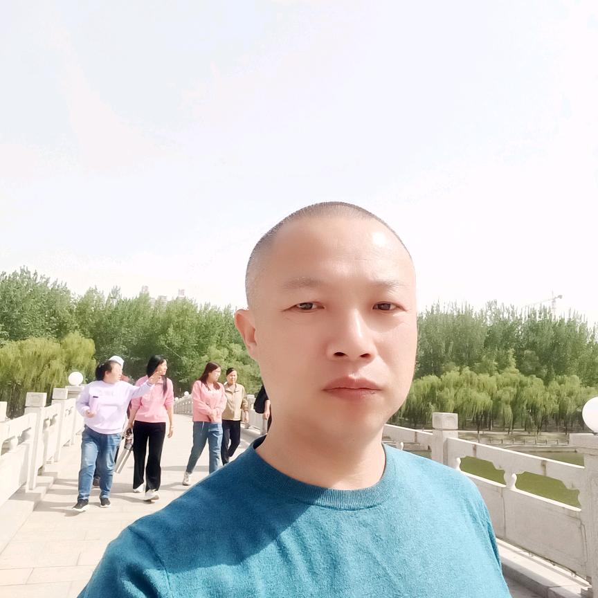 怪味鱿鱼小刚