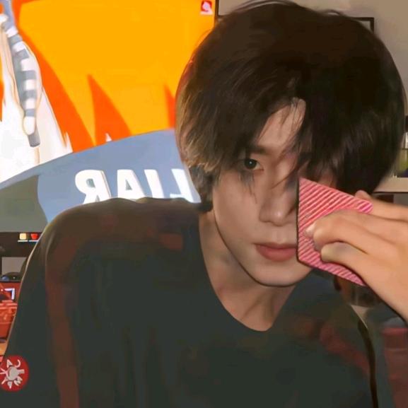 普通自信且下头